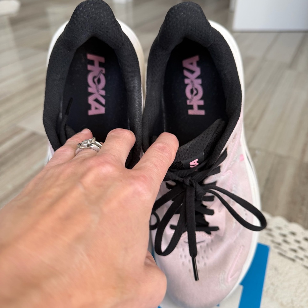 Hoka Women's Clifton 10 
✨carnation pink/starlight glow ✨ - Picture 9 of 11